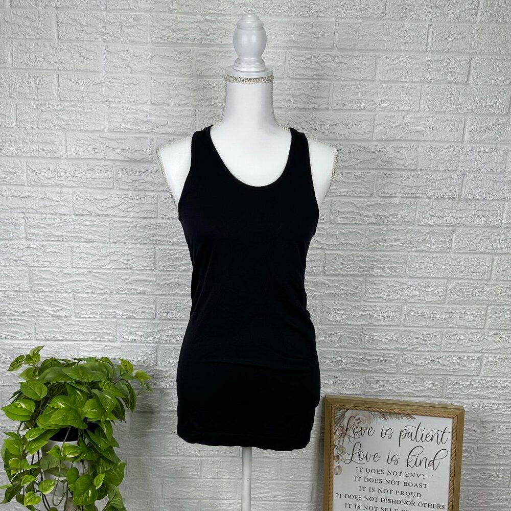 Women's M Zyia Active racerback tank top activewear